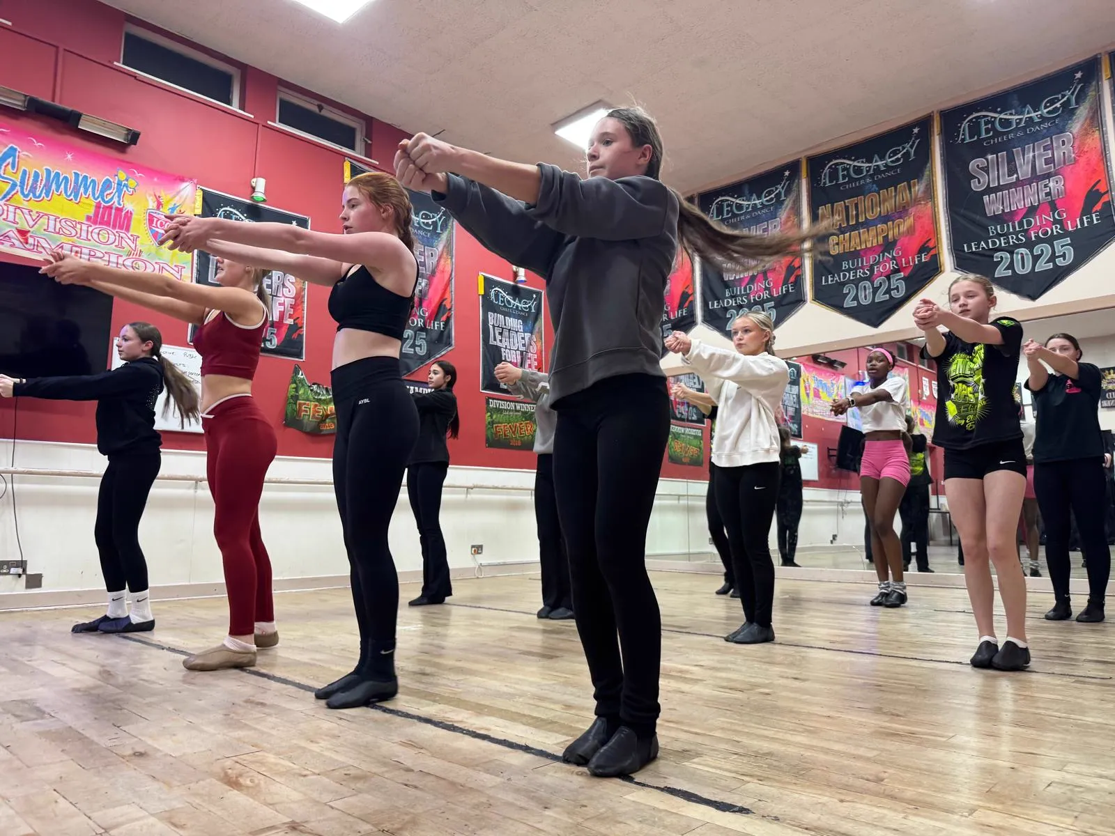 Pom Dance photo 7